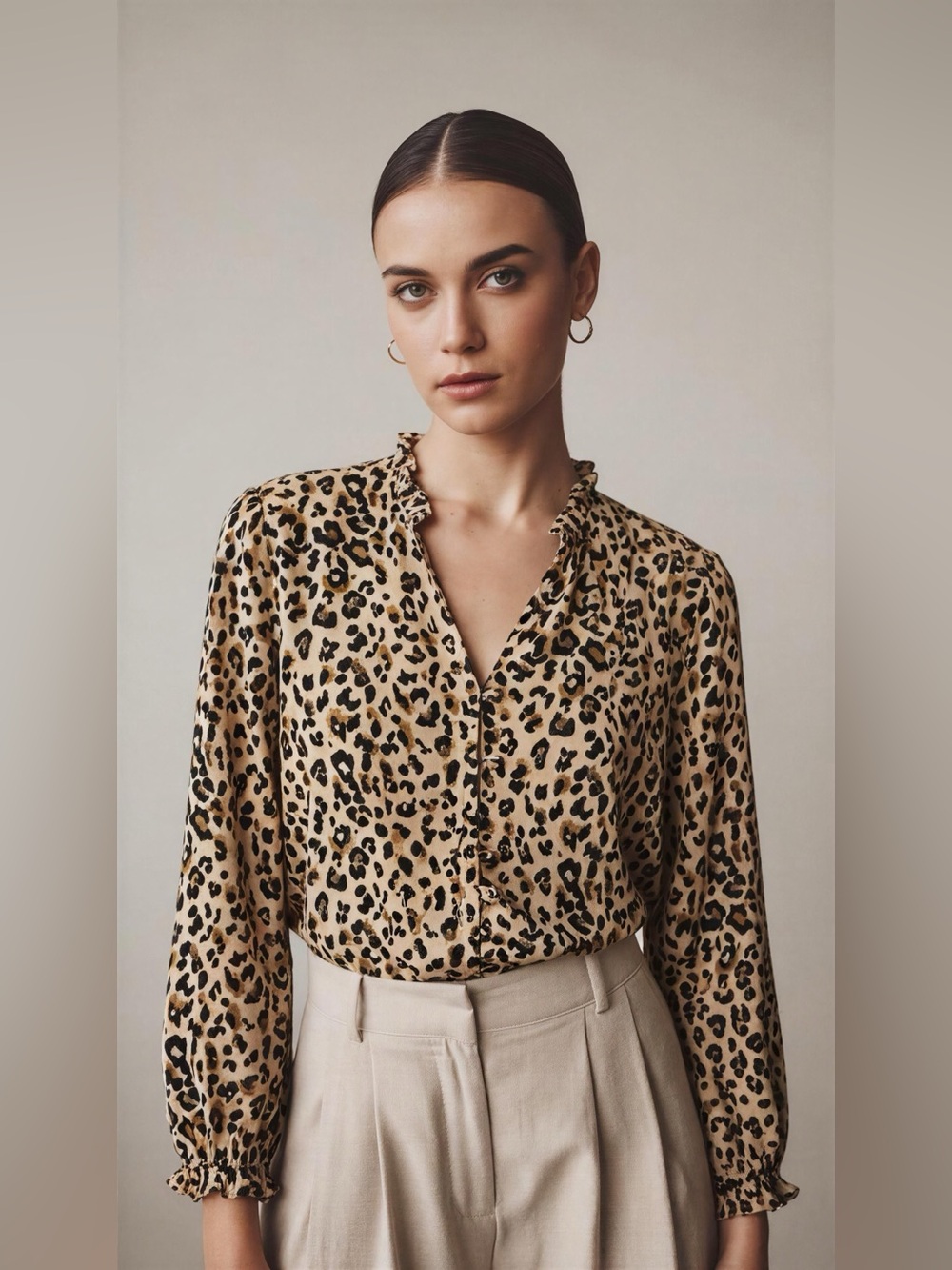 J. Crew Leopard Print Ruffle Neck Button Front Blouse Size XS EUC